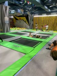 -反弹蹦床公园·亲子乐园·团建·派对(尚品奥莱店)