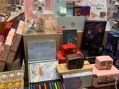 -猫的天空之城概念书店(杭州南宋御街店)