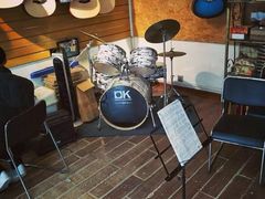 -艺桉余音琴行(火神庙分店)