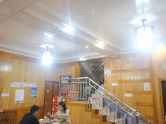 -黄利砖万峰林布依特色酸笋牛肉馆