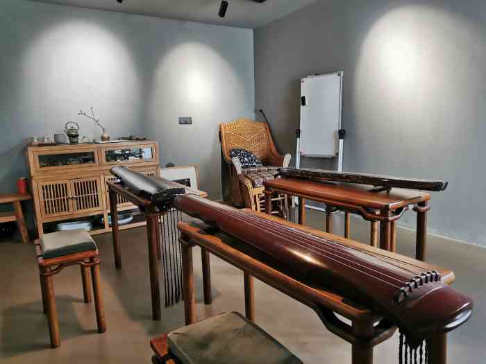 缦学堂古琴(春申万科店)-"朋友推荐的缘分,认识了嘉贤,识花,浩凯学.