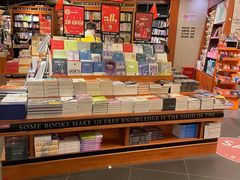 -西西弗书店&矢量咖啡(静安大悦城店)