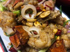 -虾弄弄海派小龙虾·牛羊蝎子火锅