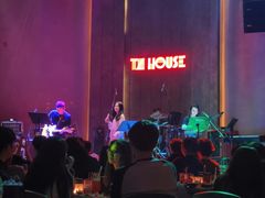 -TZ House音乐现场(来福士中心店)