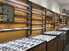 -罗伯特眼镜·蔡司官方授权(罗湖国贸店)