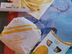 -麦当劳(展览路店)