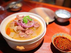 草原手抓羊肉-楼兰新疆主题餐厅(悠方店)