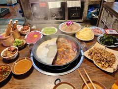 -萍姐火锅·公路夜市(武汉首店)