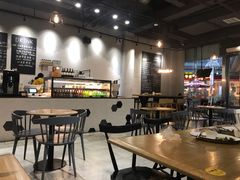 大堂-HELLO 27 意面·沙拉·帕尼尼