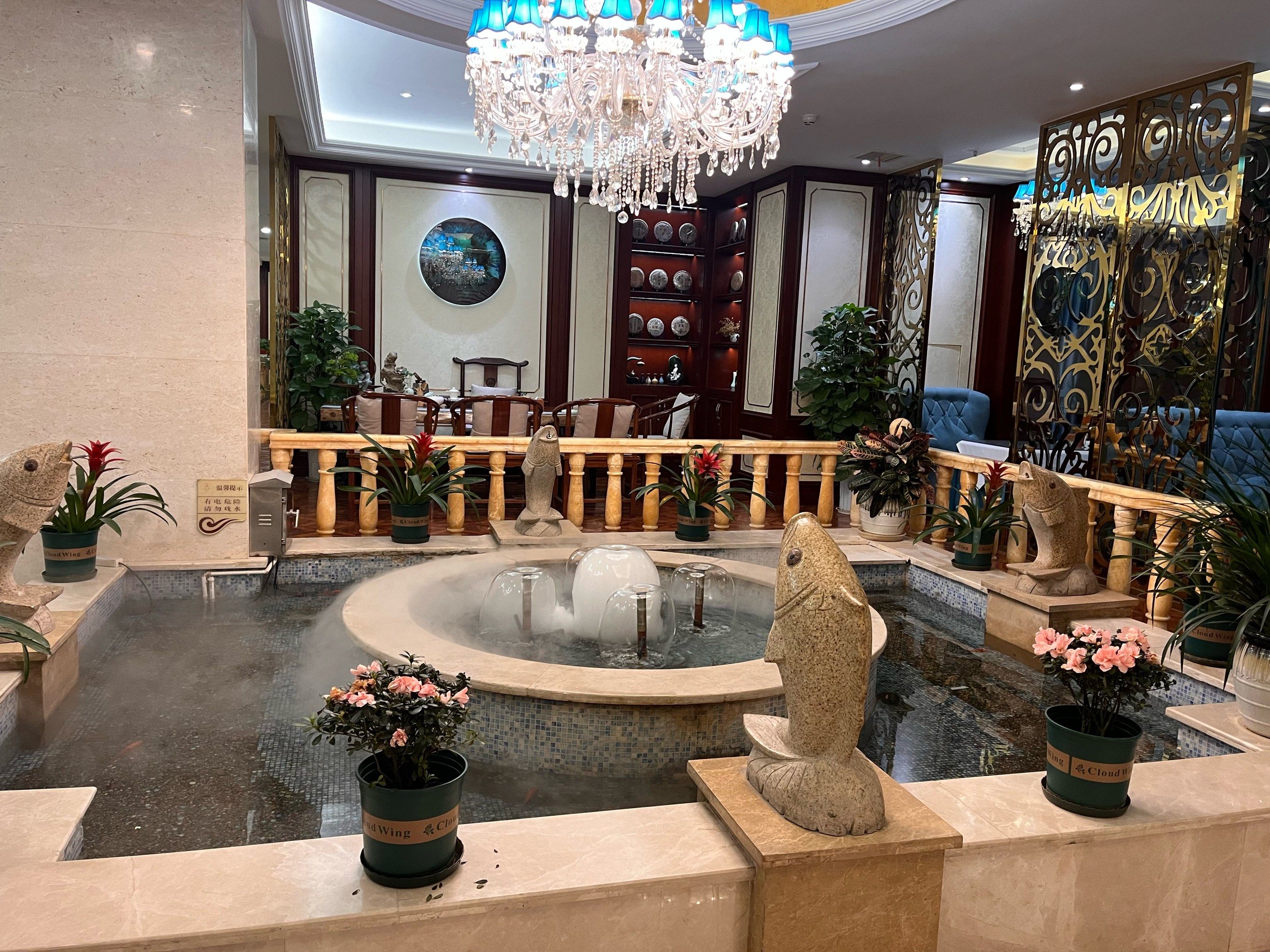 「渝富桥3d影院式足疗养生(高笋塘店)」这个家店给我的感觉很不错,第