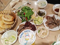 -闫家驴肉老店(华电一校店)