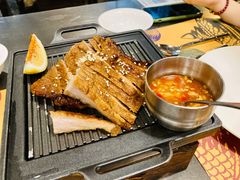 香烤猪颈肉配泰式炒饭-simply thai天泰(长泰广场店)