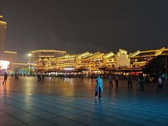 -巴陵广场