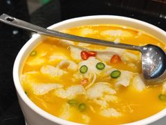 泰式酸汤龙利鱼-高第街56号港式餐厅·精选(世茂广场宽厚里大明湖店)
