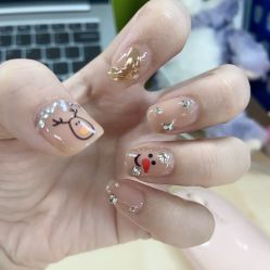 -甲·铺轻奢美甲美睫