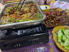 -乡土特色.冷锅鱼.牦牛肉汤锅