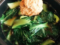 蟹黄狮子头-鸿运酒楼