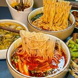 为了他们家的菜去吃的，结果被他们家的米粉儿圈粉了[色][色]