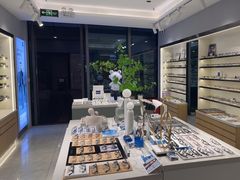 -视野联行眼镜·蔡司·尼康·豪雅·依视路(青浦宝龙店)