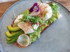 牛油果温泉蛋吐司-O'mills Sourdough Bakery&Bistro(永嘉路店)
