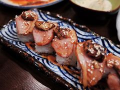 鹅肝鸭胸牛油果卷-三井寿司