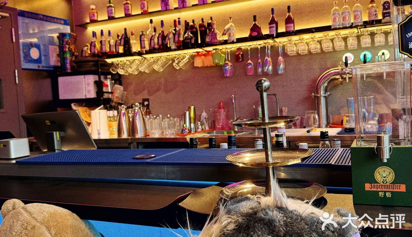 [耶][机智][加油]三五好友，撸串喝酒[啤酒][啤酒][啤酒]