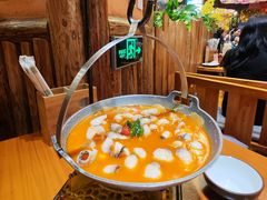 -老滇山寨•云南特色菜•地方菜•民族风情歌舞表演(金碧店)