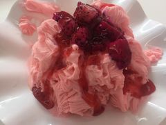 草莓绵绵冰-小胖老味刨冰