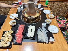 -果松木炭酸菜铜火锅·外婆参鸡汤