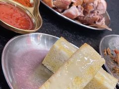 -何妹湿辣牛肉·粤式烧烤砂煲(桂雅路店)
