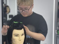 -首脑美容美发化妆美甲培训学校(长沙校区)