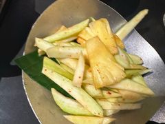 -Ameigo梅果·云贵川bistro(长宁来福士店)