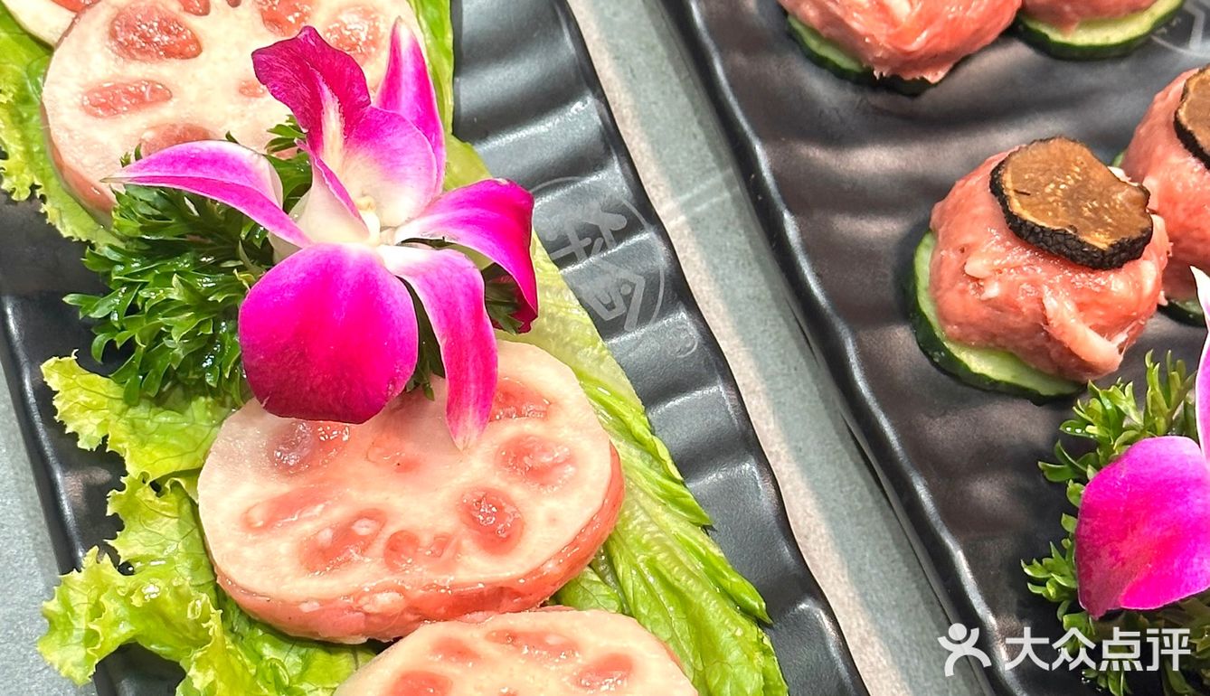 来新疆怎么能不吃沙棘火锅呢!!就在乌鲁木齐