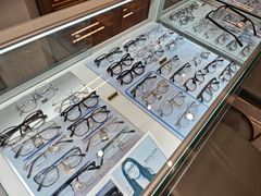 -回瑞眼镜·蔡司·依视路官方授权店(广益路万达店)