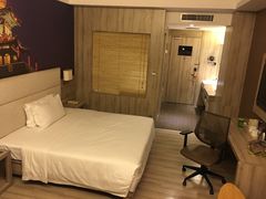 -西安大雁塔科技大学地铁站亚朵酒店