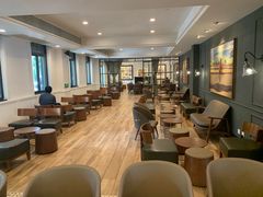 大堂-星巴克臻选(广州沙面店)