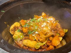 -山河屯铁锅炖·非遗东北菜(南山店)