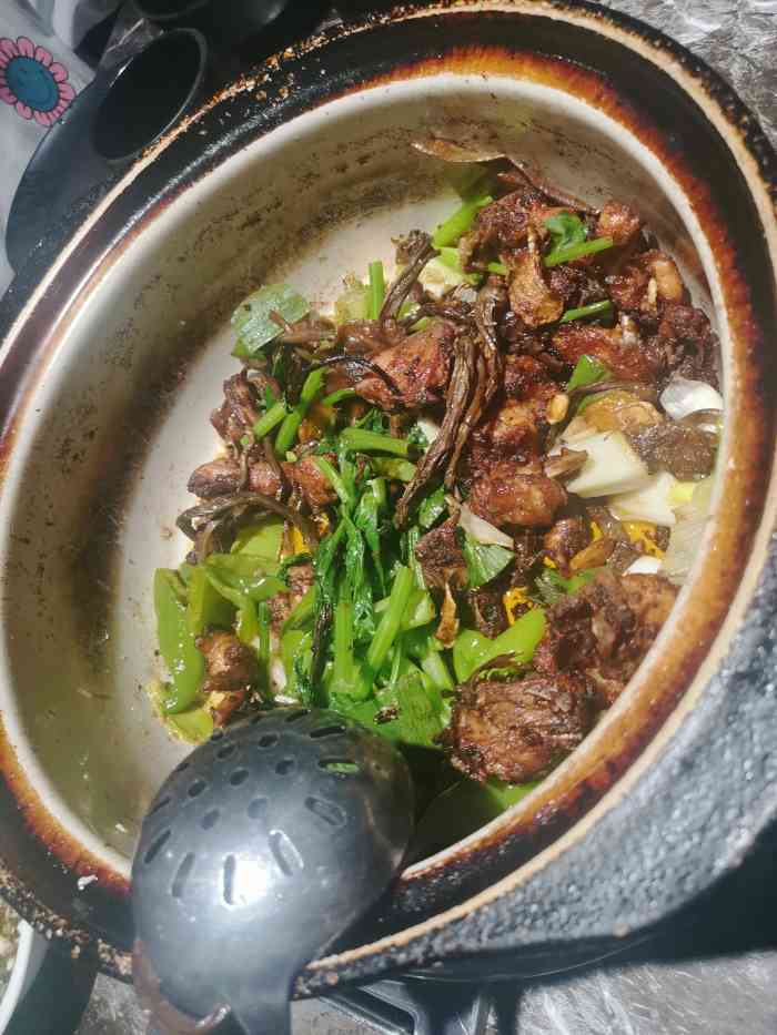 重庆巴爷香辣鸡煲(庆余路店)-"店很大,有包间,环境不错,味道也可以.
