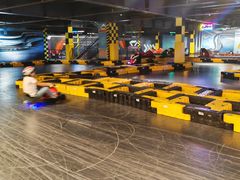 -极限PLAY运动娱乐新世界·团建派对潮玩休闲馆·室内蹦极高空游乐园