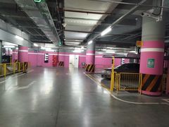 -白玉兰广场停车场