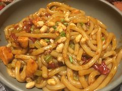 闺蜜米粉-丝路金桃·新疆菜(徐汇店)