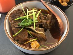 香辣牛骨-贡梅老面馆·蟹粉面·无锡特色小吃(南长街主推店)