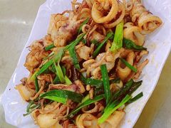酱爆鱿鱼筒-双月饭店·20年老字号(新村店)