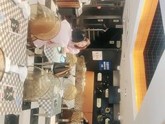 -新大咀港式茶餐厅(宝山万达店)