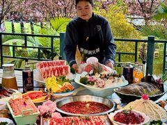 -茅草房·河畔园林火锅