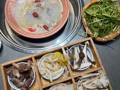 -阿婆情腊排骨火锅·野生菌季(古城旗舰店)