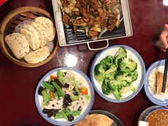 荷塘小炒-宏状元现熬粥·京味菜(五棵松店)