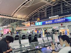 -茶理宜世(广州南站（站内）3楼B17检票口店)