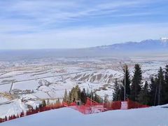 -丝绸之路山地度假区滑雪场