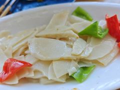 -渝信川菜 · 川味家常菜(财富购物中心店)